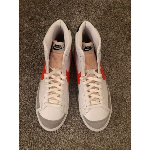 Nike Blazer Mid \'77 Vintage Men\'s Shoes Size 10/ Women’s Size 11.5 main image 4